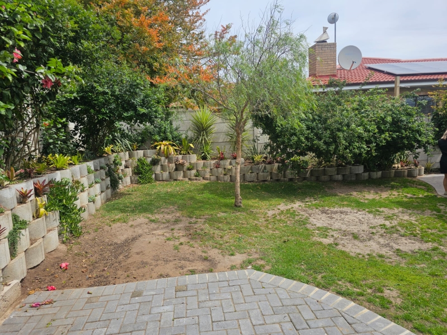 3 Bedroom Property for Sale in Reebok Western Cape